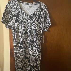 MORGAN TAYLOR, BLK/WHT PAISLEY DRESS, Large, NWT
Size L